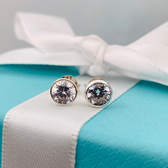 1ct cubic zirconia CZ STUD EARRINGS Bezel set  925 silver. New NICE! - Picture 1 of 4